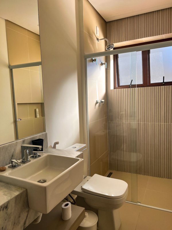Casa em condomínio com 5 suítes e piscina privativa - São Sebastião - 