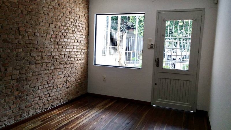 R$ 775.000 - EXCELENTE CASA COMERCIAL OU RESIDENCIAL - 140M2 - 2 VAGAS - Porto Alegre - 