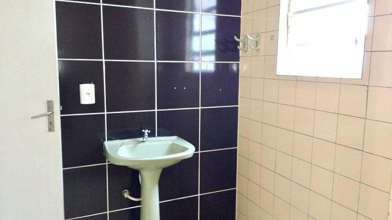 R$ 775.000 - EXCELENTE CASA COMERCIAL OU RESIDENCIAL - 140M2 - 2 VAGAS - Porto Alegre - 