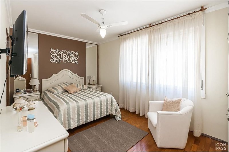 Apartamento MDGV 123 Apto 610221023-2 1 suíte 82m² Av. Getulio Vargas Porto Alegre - 