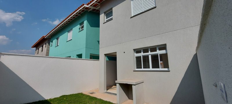 Casa com 103m² sendo 3 dormitórios com suíte e 2 vagas em Cotia - Sp  Cotia - 