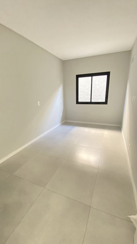 RESIDENCIAL JARDINS, LINDA CASA DE ALTO PADRÃO COM 1 SUÍTE COM CLOSET E MAIS 2 DORMITÓRIO - Brusque - 