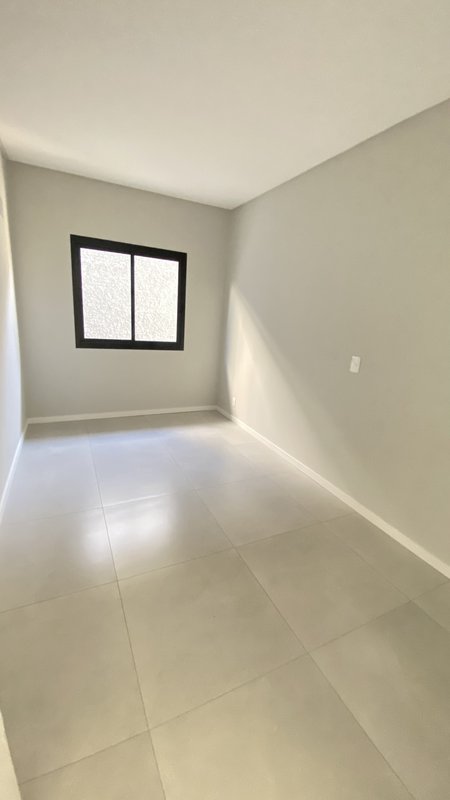 RESIDENCIAL JARDINS, LINDA CASA DE ALTO PADRÃO COM 1 SUÍTE COM CLOSET E MAIS 2 DORMITÓRIO - Brusque - 