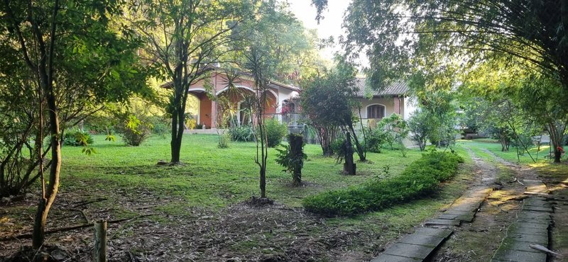 CHÁCARA COM 9.000m² EM SÃO JOSÉ DOS CAMPOS/SÃO PAULO - São José dos Campos - 