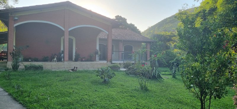 CHÁCARA COM 9.000m² EM SÃO JOSÉ DOS CAMPOS/SÃO PAULO - São José dos Campos - 