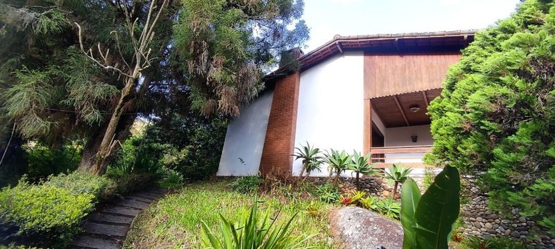 Casa com 4 dormitórios à venda, 370 m² por R$ 1.550.000 - Cônego - Nova Friburgo/RJ - Nova Friburgo - 