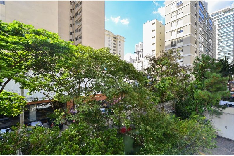 Apartamento em Pinheiros com 3 dormitórios 141m² Henrique Schaumann São Paulo - 