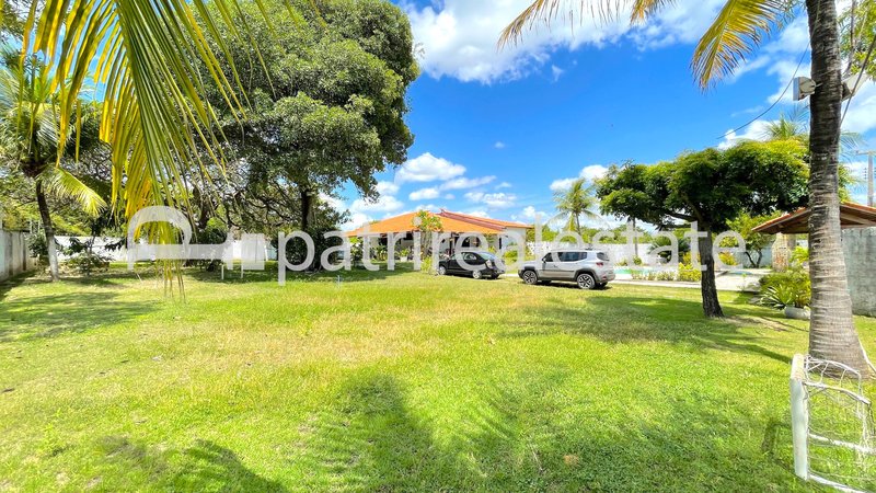 Chácara 150 m² em terreno de 1500 m² 3 suítes 4 banheiros 10 vagas. Mangabeira Eusébio CE Rua Karl Wagner Eusébio - 