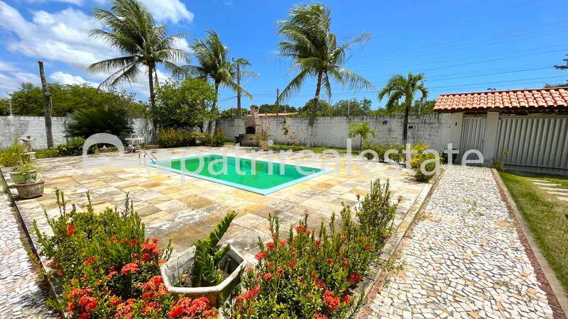 Chácara 150 m² em terreno de 1500 m² 3 suítes 4 banheiros 10 vagas. Mangabeira Eusébio CE Rua Karl Wagner Eusébio - 