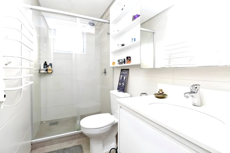 R$ 780.000 - IMPECÁVEL APARTAMENTO - 2 DORM - SUÍTE - SEMIMOBILIADO - 78M² - 2 VAGAS Rua Ferreira Viana Porto Alegre - 