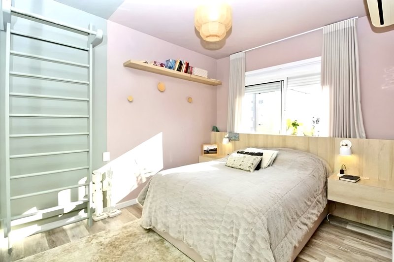R$ 780.000 - IMPECÁVEL APARTAMENTO - 2 DORM - SUÍTE - SEMIMOBILIADO - 78M² - 2 VAGAS Rua Ferreira Viana Porto Alegre - 
