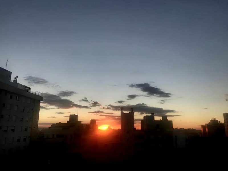 R$ 780.000 - IMPECÁVEL APARTAMENTO - 2 DORM - SUÍTE - SEMIMOBILIADO - 78M² - 2 VAGAS Rua Ferreira Viana Porto Alegre - 