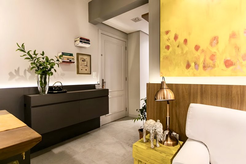 R$ 780.000 - IMPECÁVEL APARTAMENTO - 2 DORM - SUÍTE - SEMIMOBILIADO - 78M² - 2 VAGAS Rua Ferreira Viana Porto Alegre - 
