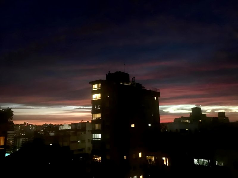 R$ 780.000 - IMPECÁVEL APARTAMENTO - 2 DORM - SUÍTE - SEMIMOBILIADO - 78M² - 2 VAGAS Rua Ferreira Viana Porto Alegre - 