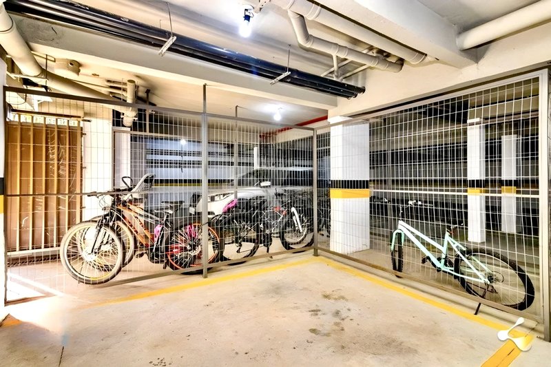 R$ 780.000 - IMPECÁVEL APARTAMENTO - 2 DORM - SUÍTE - SEMIMOBILIADO - 78M² - 2 VAGAS Rua Ferreira Viana Porto Alegre - 