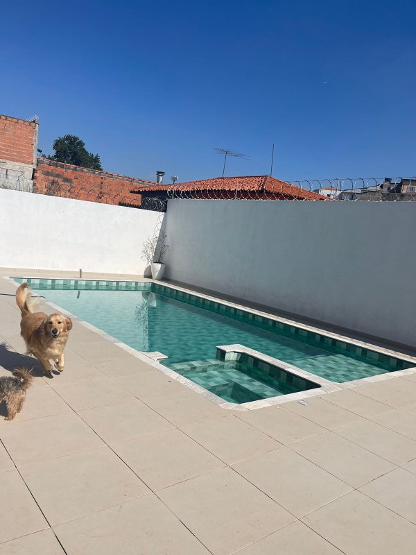 Casa com 262m² com 3 suítes com 3 vagas e piscina no Adalgisa Rua César Salvi Osasco - 