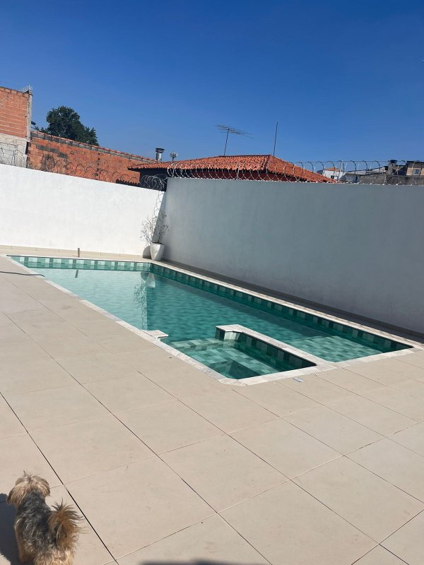 Casa com 262m² com 3 suítes com 3 vagas e piscina no Adalgisa Rua César Salvi Osasco - 