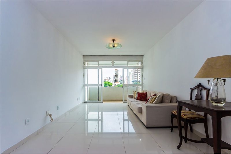 Apartamento em Pinheiros com 3 dormitórios 123m² Lisboa São Paulo - 