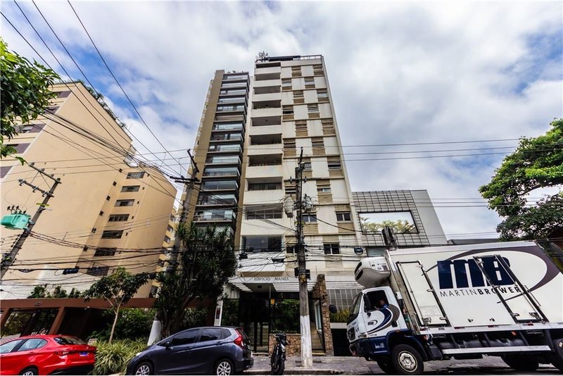 Apartamento em Pinheiros com 3 dormitórios 123m² Lisboa São Paulo - 