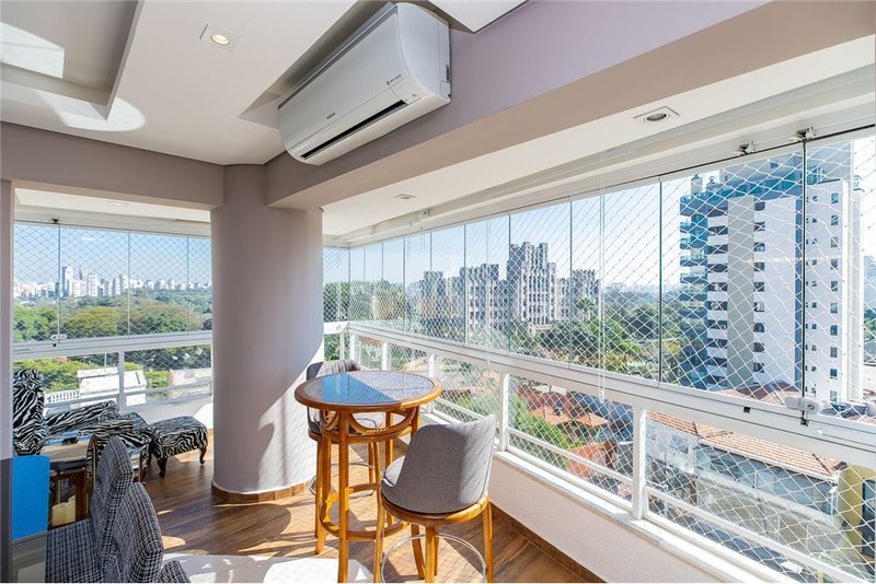 Apartamento na Vila Mariana com 3 dormitórios 161m² Joaquim Tavora São Paulo - 