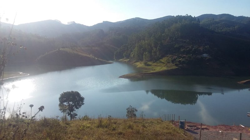 CHÁCARA COM 1.165 METROS NA REPRESA DE PARAIBUNA/SÃO PAULO - Paraibuna - 