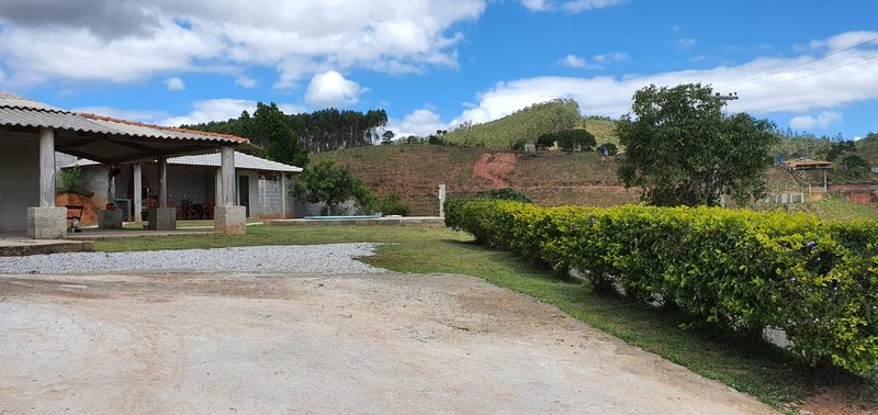 CHÁCARA COM 1.165 METROS NA REPRESA DE PARAIBUNA/SÃO PAULO - Paraibuna - 