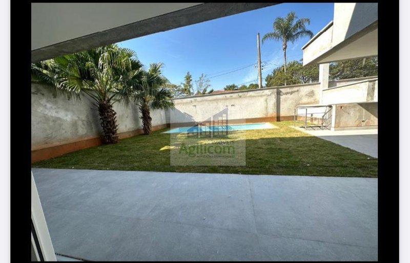 CASA  À VENDA COM 4 DORMITÓRIOS NO BROOKLIN VELHO Rua Cristóvão Pereira São Paulo - 