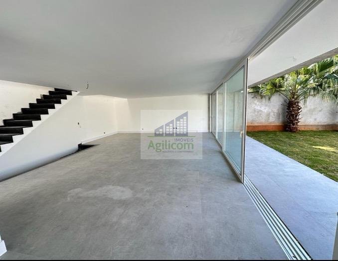 CASA  À VENDA COM 4 DORMITÓRIOS NO BROOKLIN VELHO Rua Cristóvão Pereira São Paulo - 