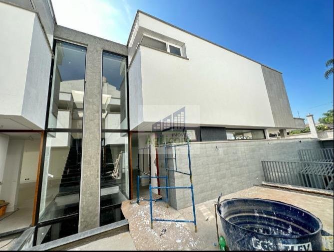 CASA  À VENDA COM 4 DORMITÓRIOS NO BROOKLIN VELHO Rua Cristóvão Pereira São Paulo - 