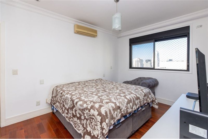 Apartamento no Condomínio Riverside Brownstone com 146m² Pedro Avancine São Paulo - 
