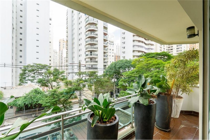 Apartamento em Moema com 210m² Macuco São Paulo - 