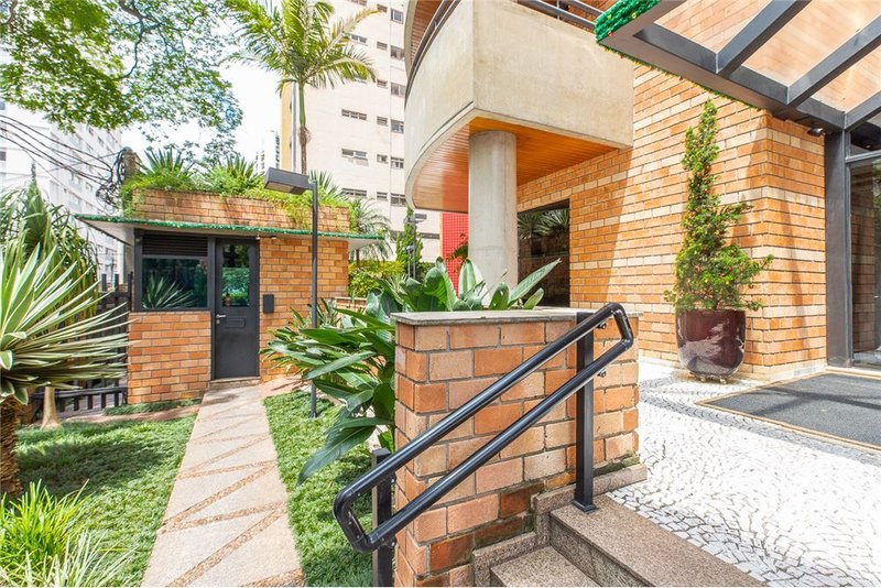 Apartamento em Moema com 220m² Inhambu São Paulo - 