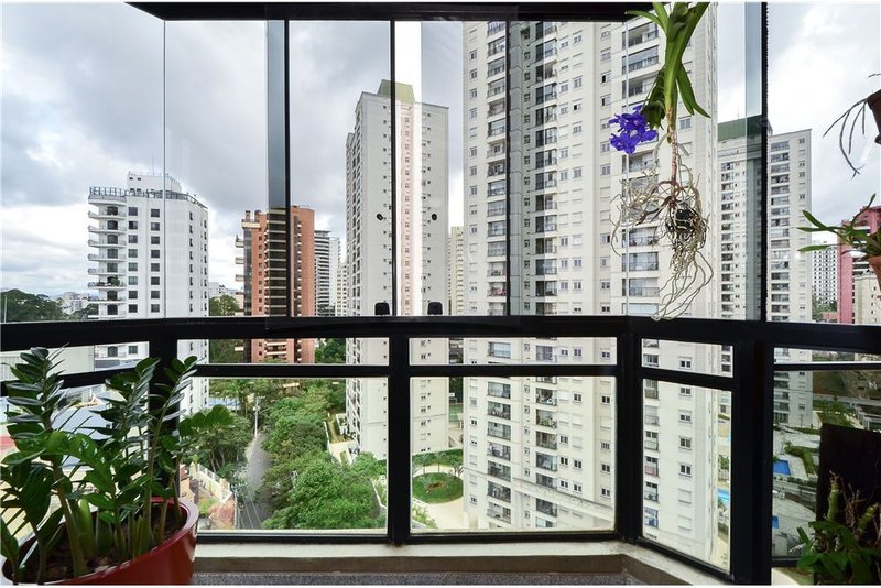 Apartamento no Morumbi com 196m² Doutor José Carlos de Toledo Piza São Paulo - 