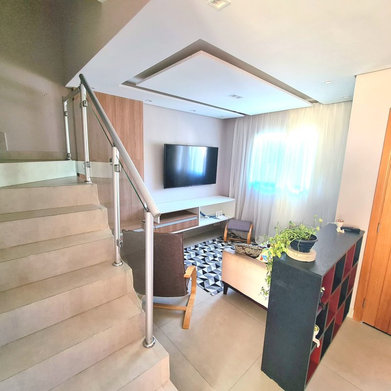 Casa no condomínio Parque Rizzo II com 129m² com 3 dormitórios em Cotia  Cotia - 