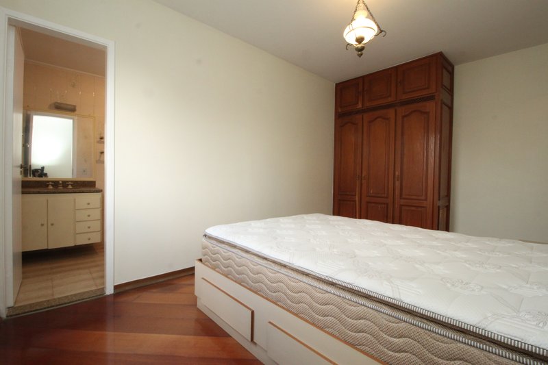 Apartamento para venda com 110m², 03 dormitórios, 03 banheiros sendo 01 suíte e 02 vagas Rua Dom Pero Leitão São Paulo - 