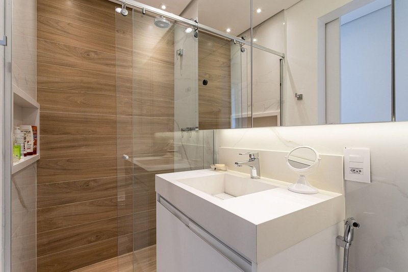 Apartamento com 2 Quartos para alugar, 60m² - Pinheiros Rua João Moura São Paulo - 