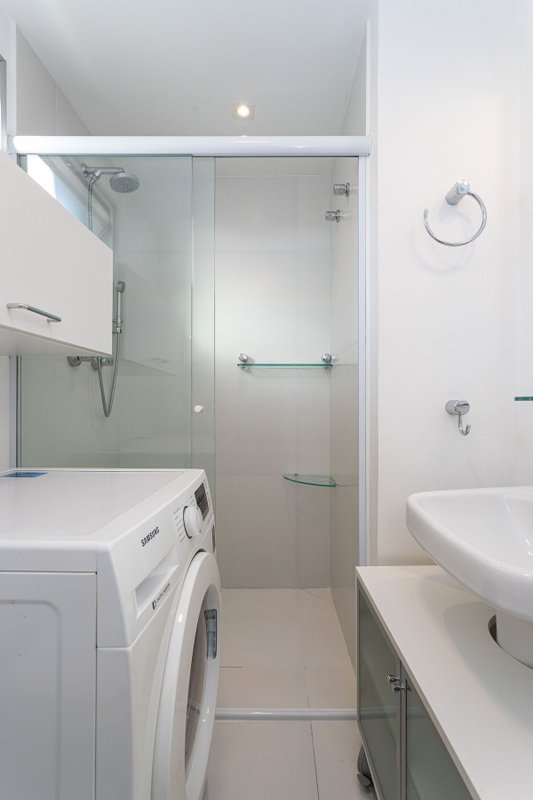Apartamento para aluguel possui 43 metros quadrados com 1 quarto Rua Balthazar da Veiga São Paulo - 
