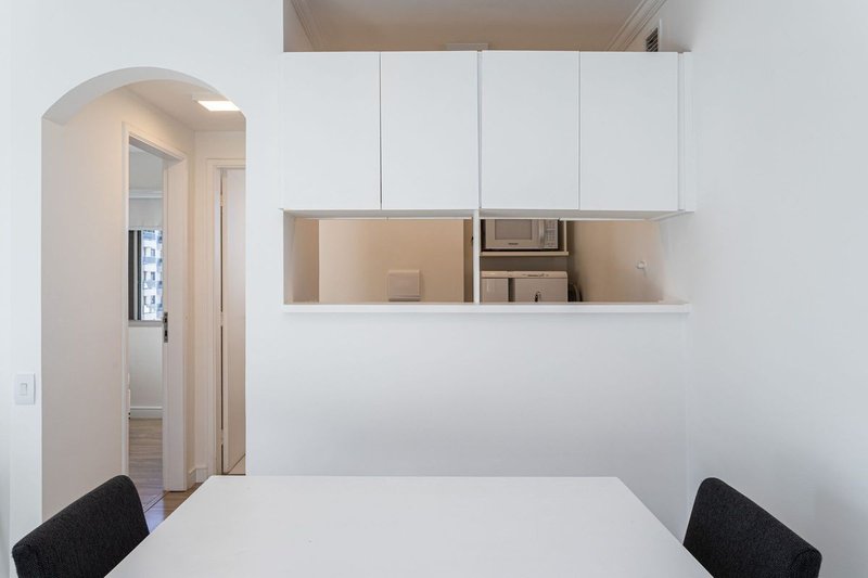 Apartamento para aluguel possui 43 metros quadrados com 1 quarto Rua Balthazar da Veiga São Paulo - 