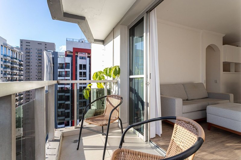 Apartamento para aluguel possui 43 metros quadrados com 1 quarto Rua Balthazar da Veiga São Paulo - 