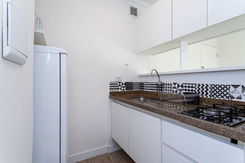Apartamento para aluguel possui 43 metros quadrados com 1 quarto Rua Balthazar da Veiga São Paulo - 