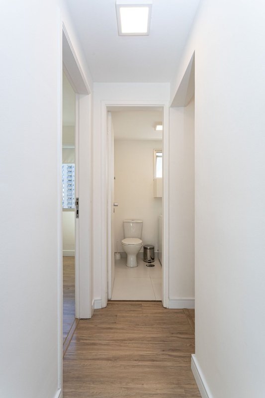 Apartamento para aluguel possui 43 metros quadrados com 1 quarto Rua Balthazar da Veiga São Paulo - 