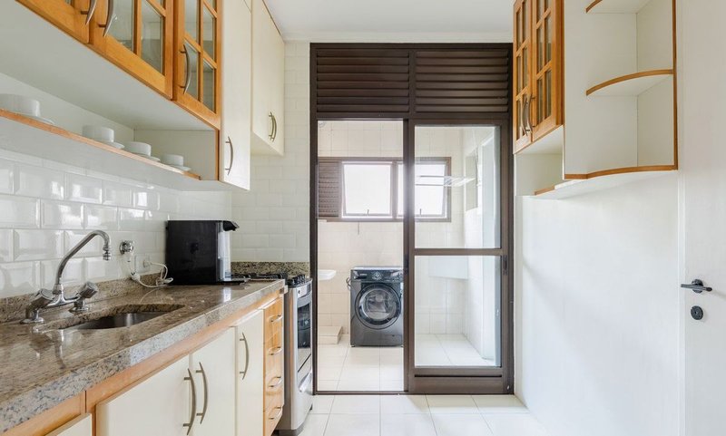 Apartamento de 183m², 3 quartos em Vila Nova Conceição Rua Bueno Brandão São Paulo - 