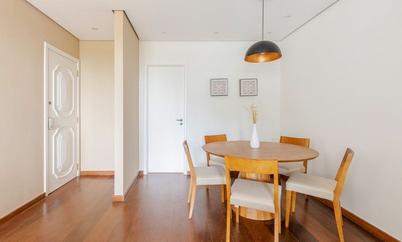 Apartamento de 183m², 3 quartos em Vila Nova Conceição Rua Bueno Brandão São Paulo - 