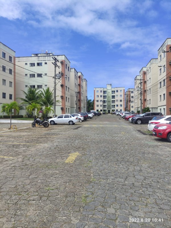 Apartamento - localizadíssimo - 2/4-1 suíte Rua Vereador Jone Kiss Lauro de Freitas - 
