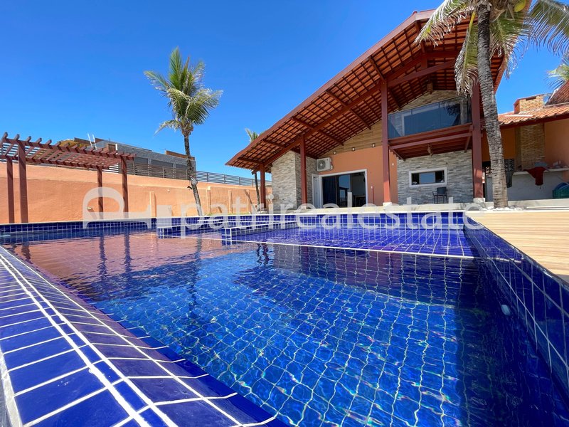 Casa com piscina pé na areia de 210 m² e terreno de 1275 m² 4 suites 5 wc 8 vagas Taiba CE - SAO GONCALO DO AMARANTE - 