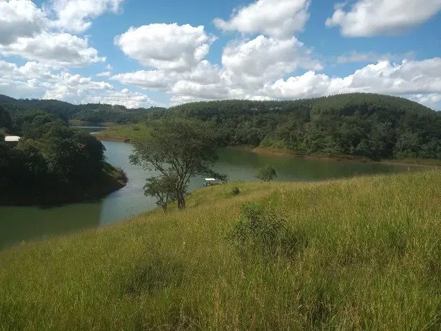 SÍTIO COM 3.8 HECTARES NA REPRESA DE SANTA BRANCA/SÃO PAULO - SANTA BRANCA - 