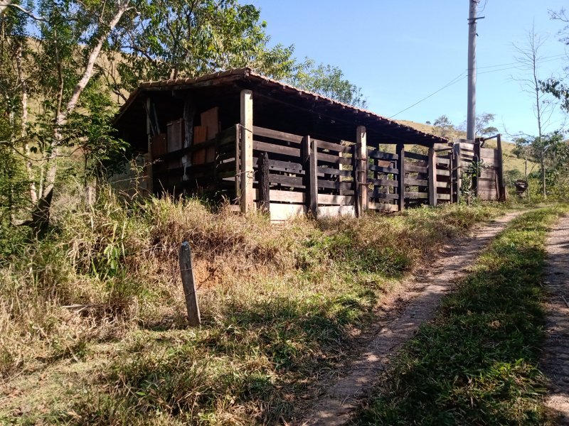 SÍTIO COM 2.68 ALQUEIRES EM SÃO JOSÉ DOS CAMPOS/SÃO PAULO - São José dos Campos - 