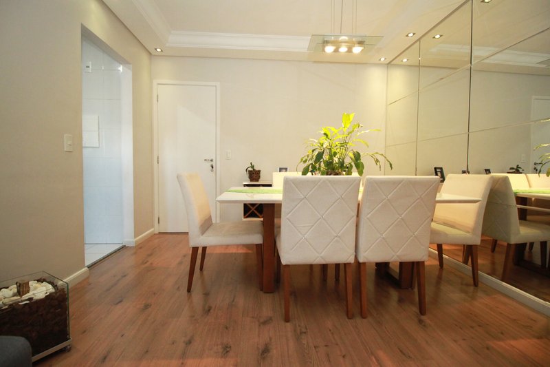 Apartamento para venda com 60m², 02 dormitórios, 01 banheiro e 01 vaga de garagem Rua Salvador Pedroso São Paulo - 