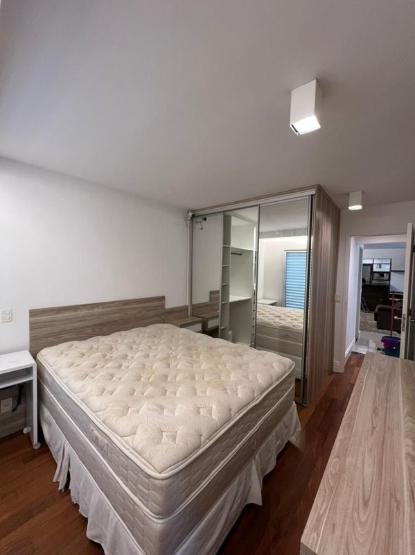 Apartamento á venda 2 quartos Vila Cordeiro, SP - R$ 1.5 mi Rua Roque Petrella São Paulo - 