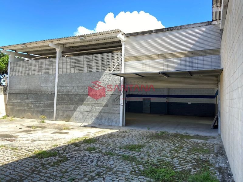 Galpão de 270m² para locação em Vilas do Atlântico.  (INDISPONÍVEL) Rua Leonardo R da Silva Lauro de Freitas - 